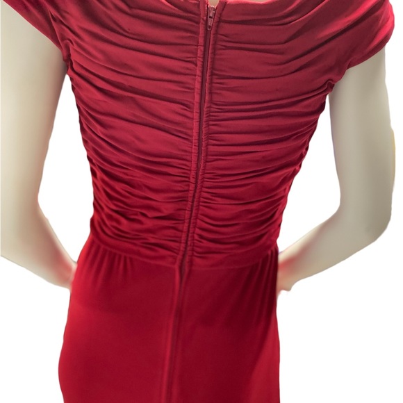 Gorgeous designer dress with so many options! - Picture 4 of 9